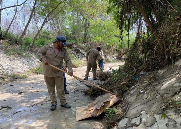 COMAPA Victoria refuerza limpieza de drenes y rejillas pluviales