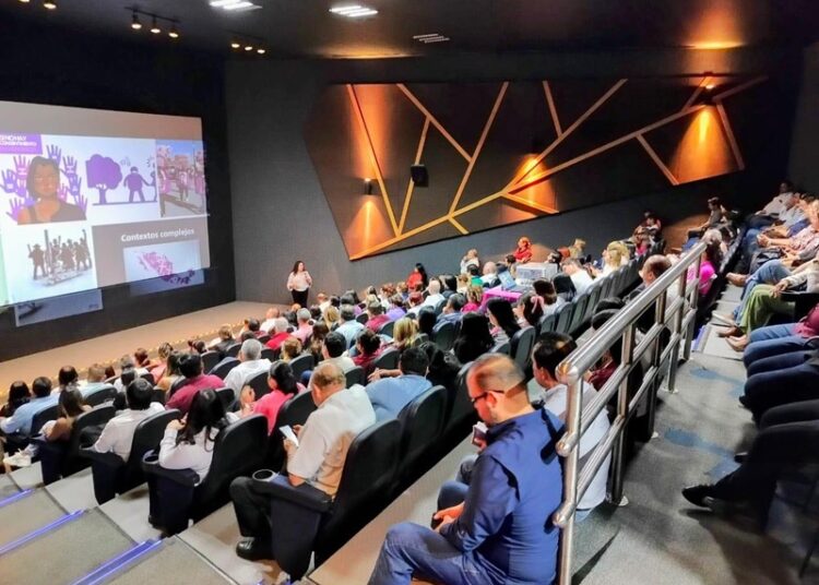 Capacita SEBIEN en reducción de violencia de género