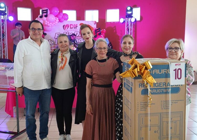 Festejan a las Madres en Casa Club del Adulto Mayor NLD