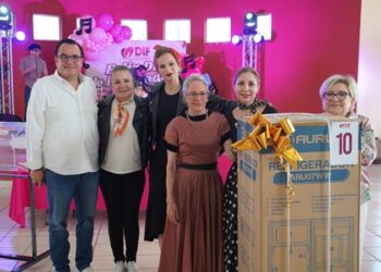 Festejan a las Madres en Casa Club del Adulto Mayor NLD