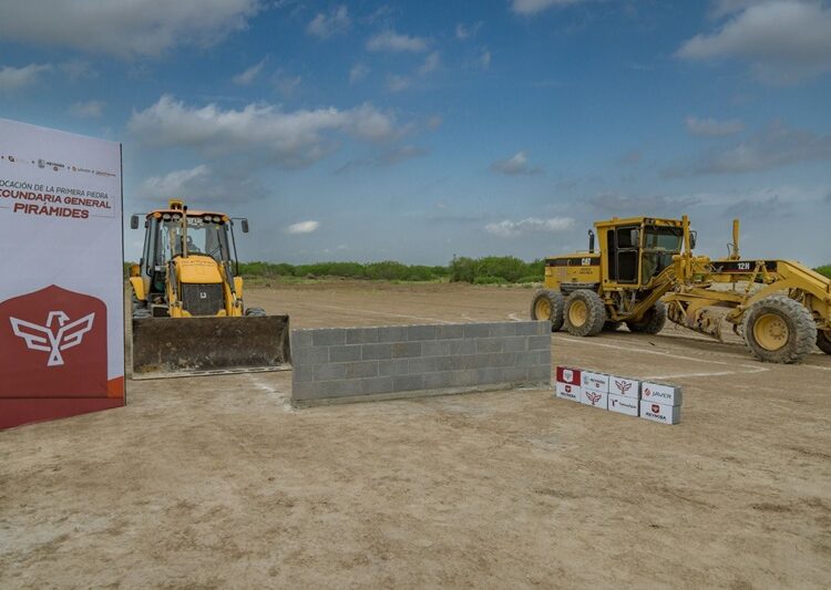 Colocan primera piedra de nueva secundaria general en Reynosa