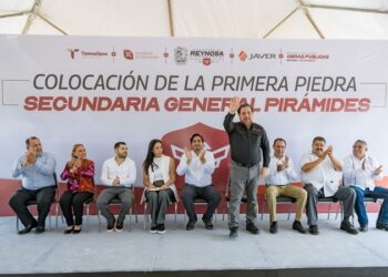 Colocan primera piedra de nueva secundaria general en Reynosa