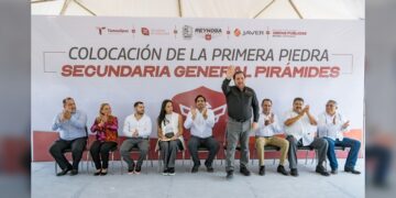 Colocan primera piedra de nueva secundaria general en Reynosa