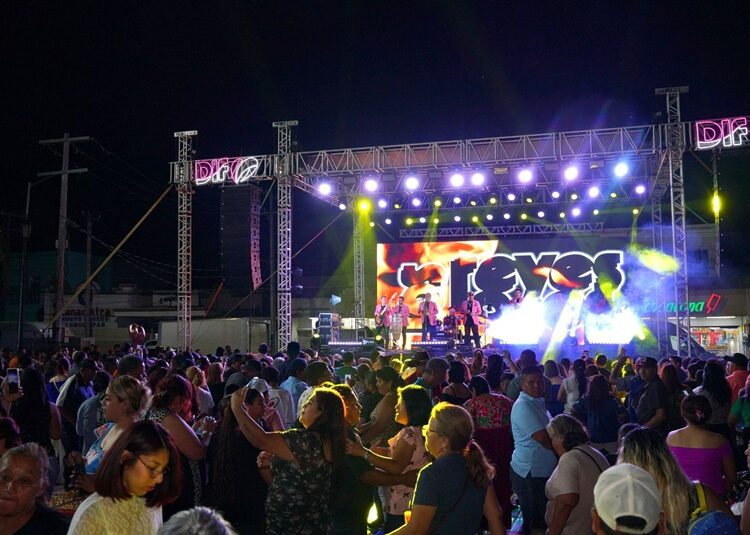 DIF y Gobierno de NLD celebran a las madres con emotivo festival