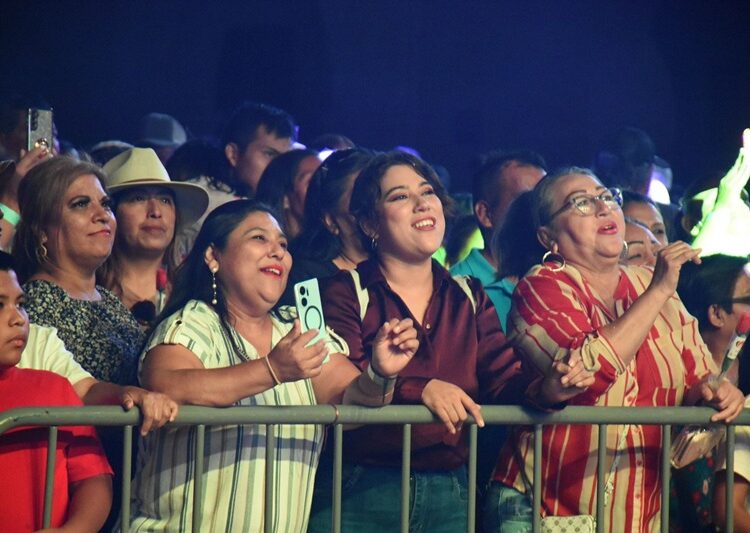 DIF y Gobierno de NLD celebran a las madres con emotivo festival