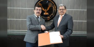 Designa rector a Ismael Quintanilla como abogado general de la UAT