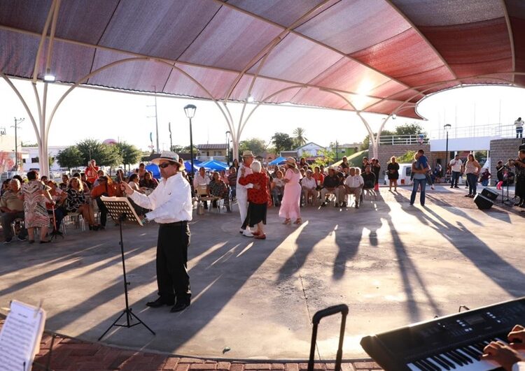 Dirección de Arte y Cultura celebra a las madres de NLD