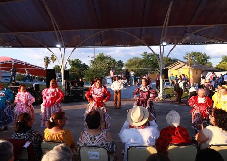 Dirección de Arte y Cultura celebra a las madres de NLD