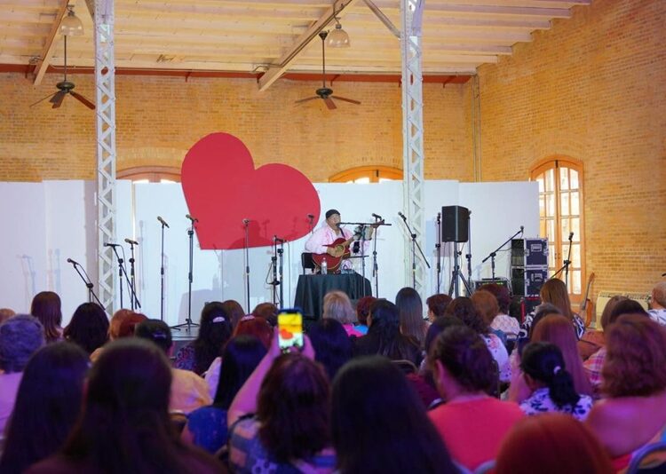 Dirección de Arte y Cultura celebra a las madres de NLD