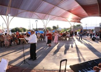 Dirección de Arte y Cultura celebra a las madres de NLD