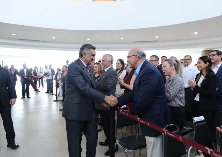 “El magisterio es el eje y futuro del país”: AVA