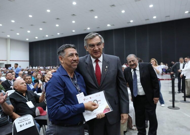 “El magisterio es el eje y futuro del país”: AVA