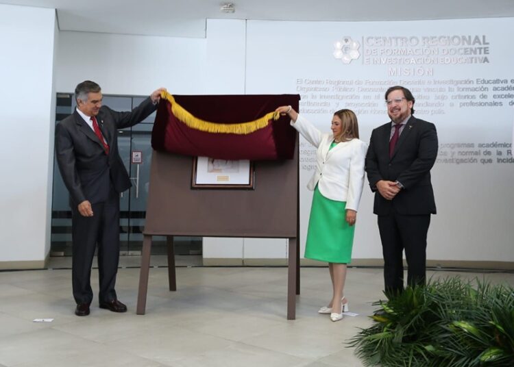 “El magisterio es el eje y futuro del país”: AVA