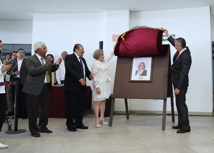 “El magisterio es el eje y futuro del país”: AVA