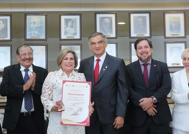 “El magisterio es el eje y futuro del país”: AVA