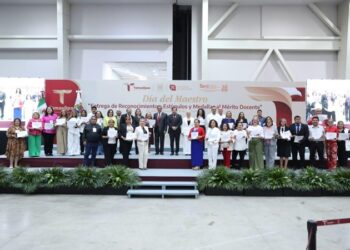 “El magisterio es el eje y futuro del país”: AVA