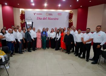 En 4 años entrega CLC más de 30 mdp en bonos económicos para maestros