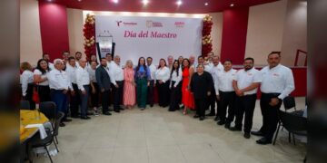 En 4 años entrega CLC más de 30 mdp en bonos económicos para maestros