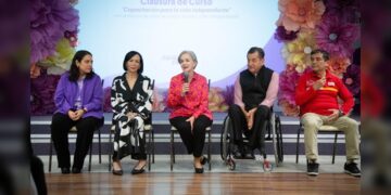 Entrega DIF Tamaulipas sillas de ruedas a personas con discapacidad