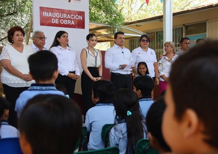 Entrega Lalo Gattás techumbre a Jardín de Niños América