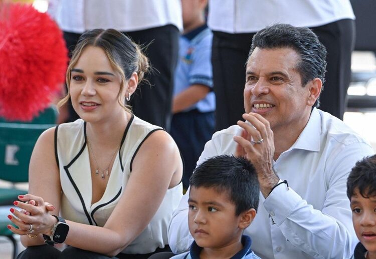 Entrega Lalo Gattás techumbre a Jardín de Niños América