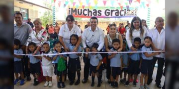 Entrega Lalo Gattás techumbre a Jardín de Niños América