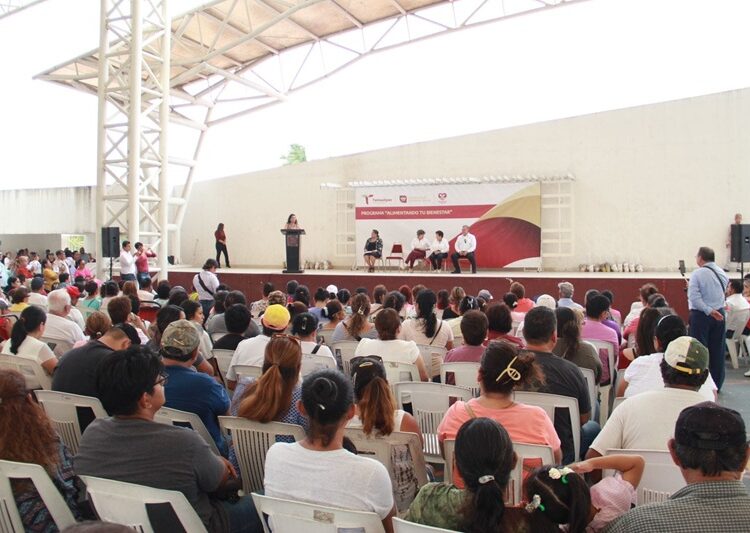 Entrega SEBIEN paquetes alimentarios en Tampico
