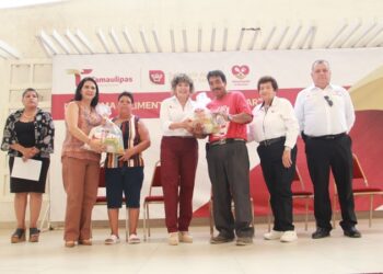 Entrega SEBIEN paquetes alimentarios en Tampico