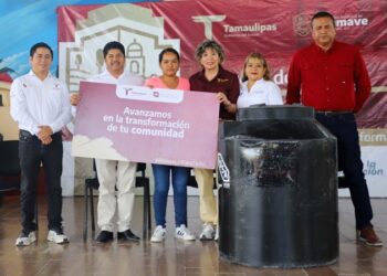 Entrega SEBIEN tinacos en Jaumave