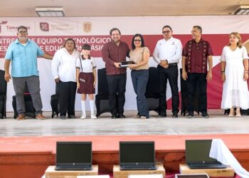 Entrega SET equipo tecnológico a primarias y telesecundarias en Reynosa