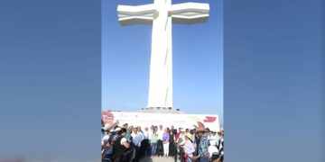 Entrega el gobernador a Tula la cruz más grande de México