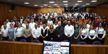 Entrega la UAT becas de excelencia y labor humanista a sus estudiantes