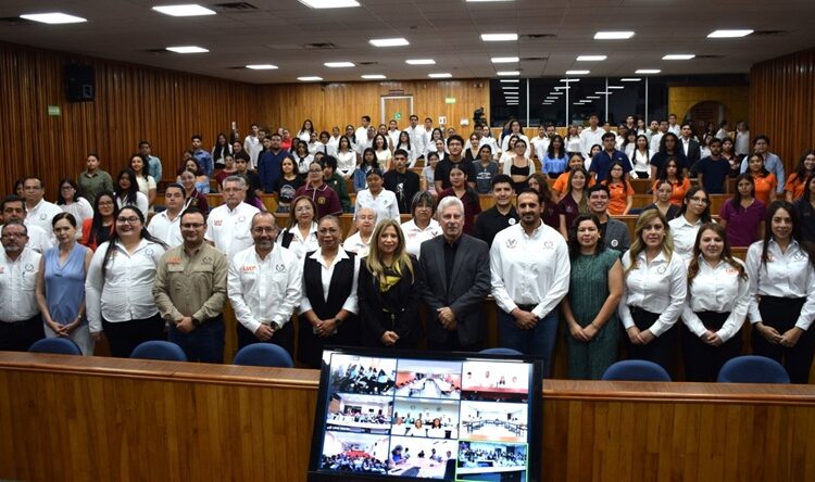 Entrega la UAT becas de excelencia y labor humanista a sus estudiantes