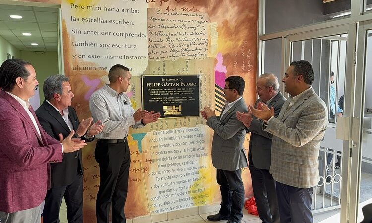 Entrega rector de la UAT equipamiento a universitarios de NLD