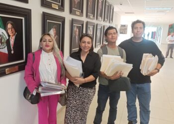 Entregan 8 mil firmas en Congreso para destituir al alcalde de Reynosa