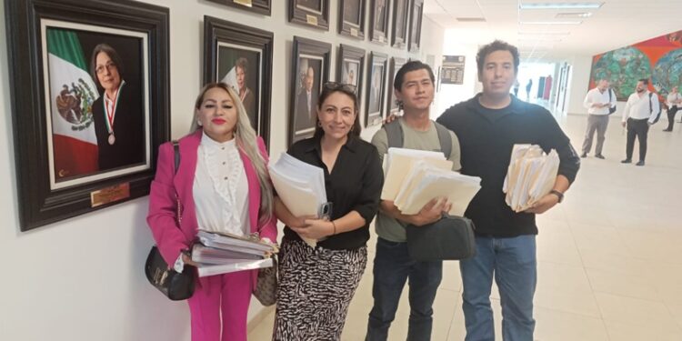 Entregan 8 mil firmas en Congreso para destituir al alcalde de Reynosa