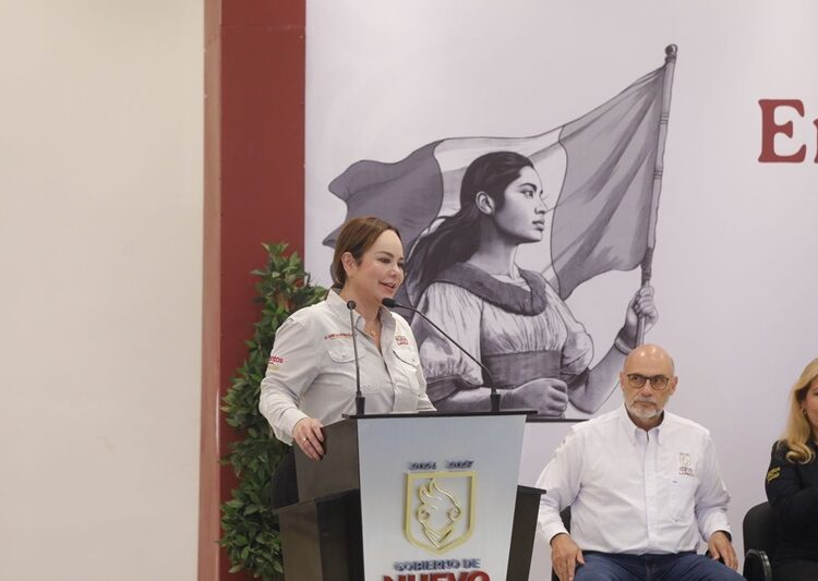 Entregan en NLD escrituras