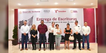 Entregan en NLD escrituras