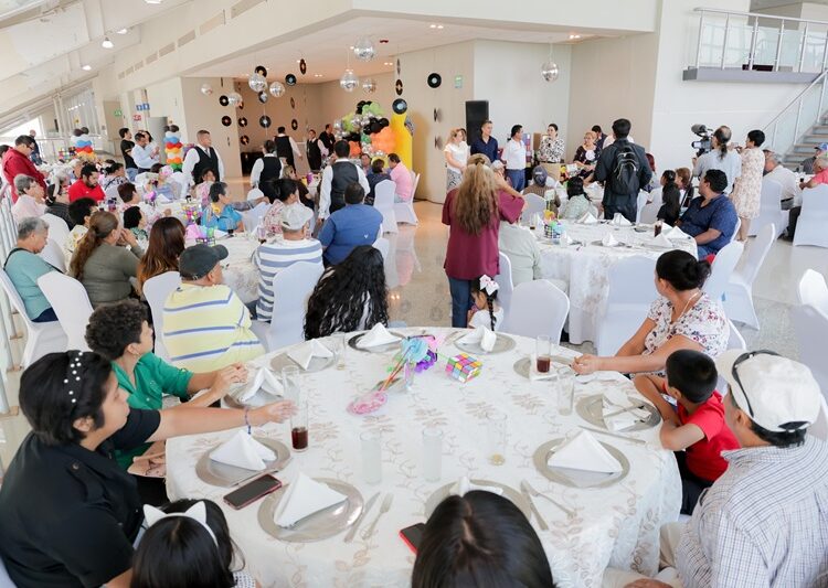 Festeja Mónica ‘Día de las Madres’ a pensionadas y jubiladas de Tampico