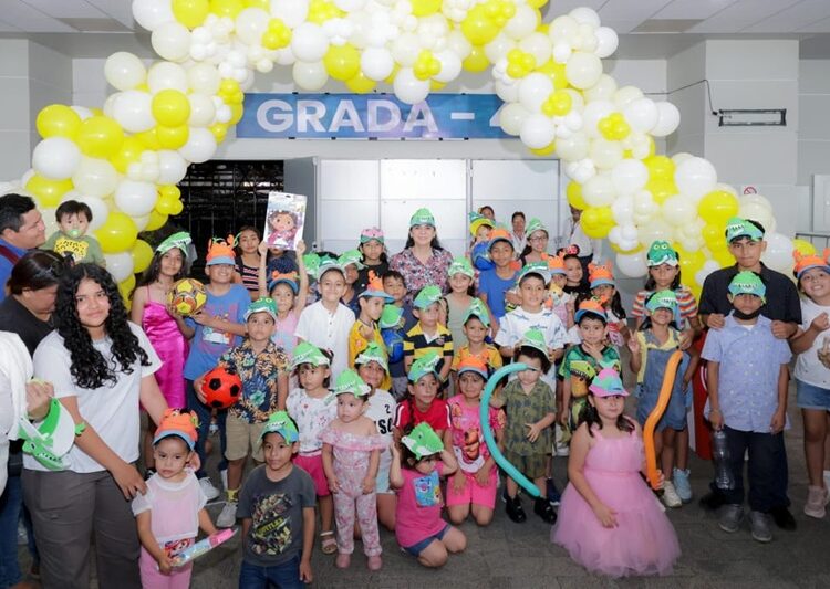Festeja Mónica a niñas y niños con magno evento en Tampico