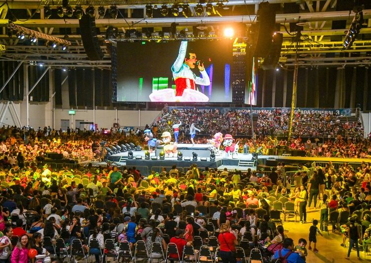 Festeja Mónica a niñas y niños con magno evento en Tampico