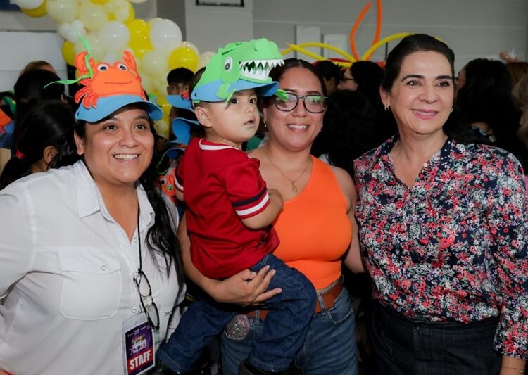 Festeja Mónica a niñas y niños con magno evento en Tampico