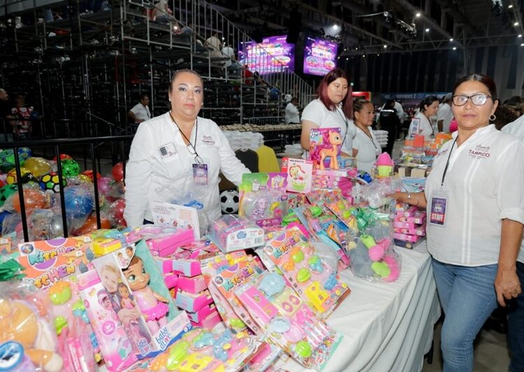 Festeja Mónica a niñas y niños con magno evento en Tampico