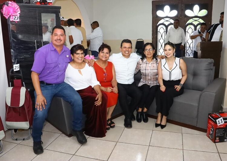 Festejan a madres sindicalizadas del Ayuntamiento de Victoria