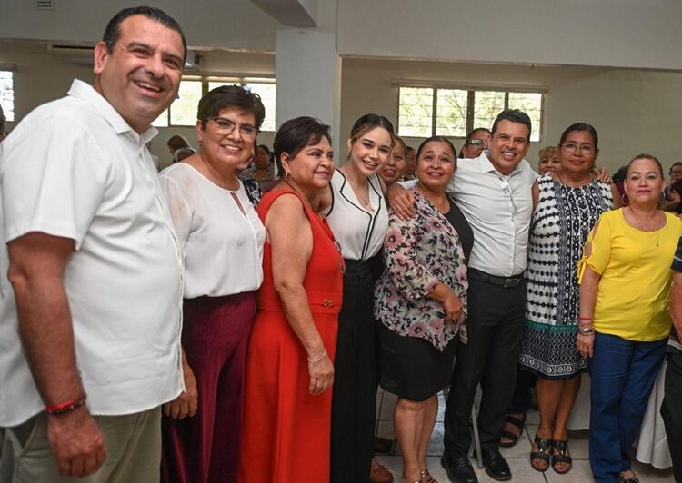 Festejan a madres sindicalizadas del Ayuntamiento de Victoria