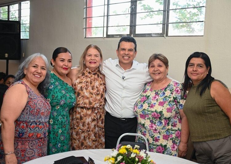 Festejan a madres sindicalizadas del Ayuntamiento de Victoria