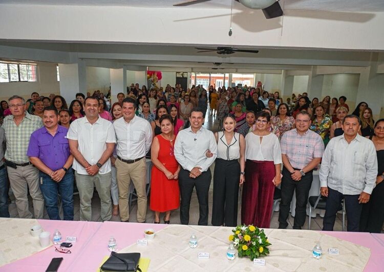 Festejan a madres sindicalizadas del Ayuntamiento de Victoria