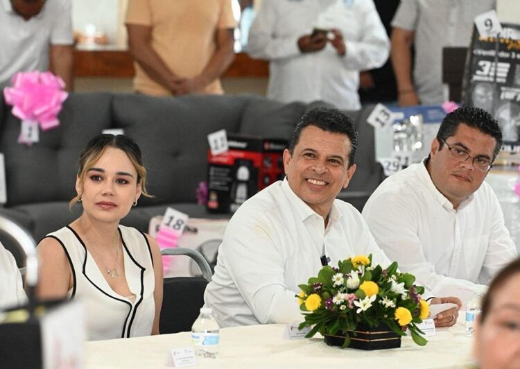 Festejan a madres sindicalizadas del Ayuntamiento de Victoria