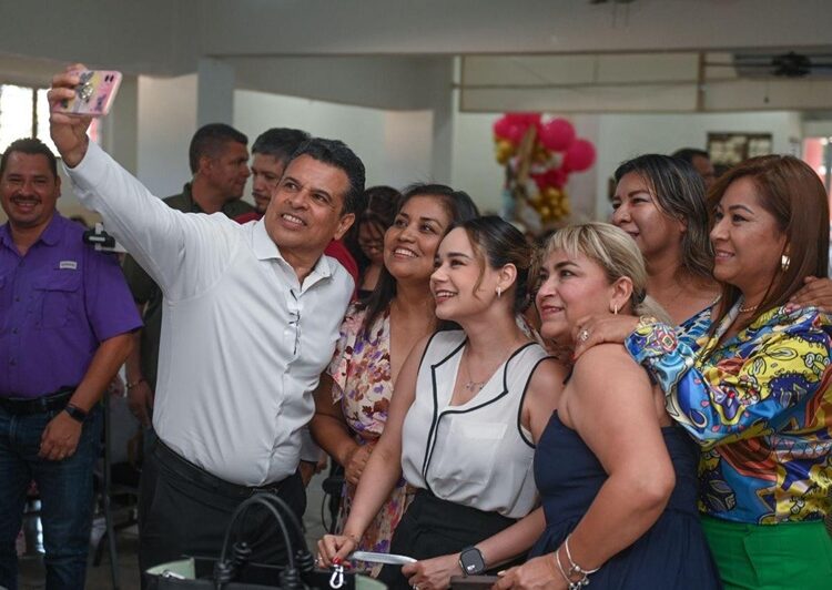 Festejan a madres sindicalizadas del Ayuntamiento de Victoria