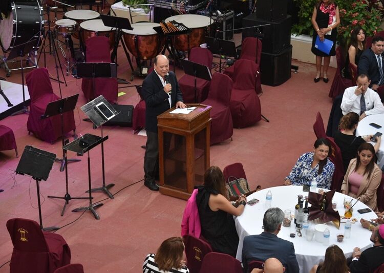 Fortalece Colegio de San Juan Siglo XXI vinculación con la sociedad